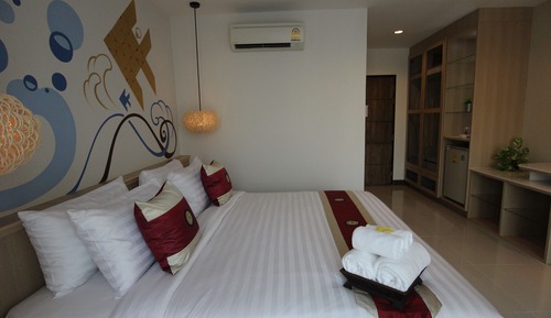 Habitación Deluxe doble, 1 cama de matrimonio grande, vistas a la ciudad