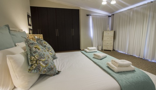 Casa (Beach House @ Tulip Ave)