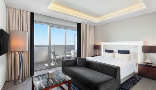 Club Room with Lounge access