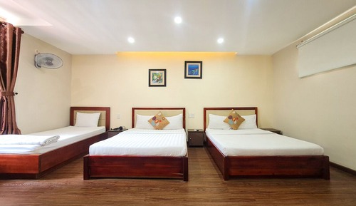 Dormitorio compartido familiar, varias camas, no fumadores, vistas al jardín