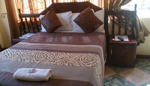 Habitación estándar con 1 cama doble o 2 individuales