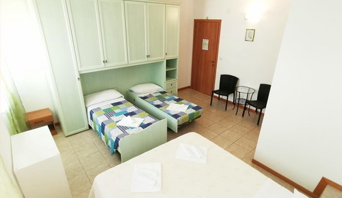 Habitación triple clásica