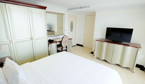 Suite, 1 cama de matrimonio grande, vistas a la ciudad