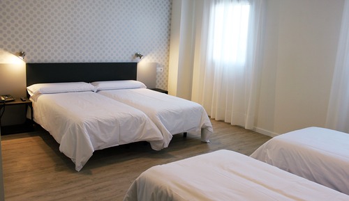 Habitación cuádruple estándar