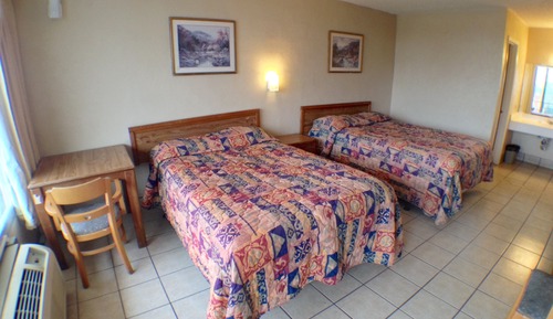 Habitación económica doble, 2 camas dobles, fumadores