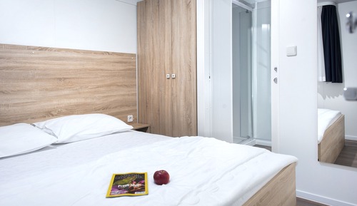 Casa móvil Premium, 2 habitaciones, terraza, vistas al mar