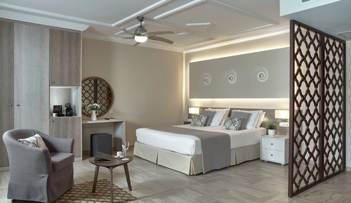 Junior Suite Sharing Pool