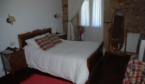 Habitación estándar con 1 cama doble o 2 individuales