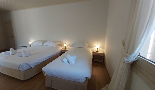 Habitación triple clásica, vistas a la montaña (Attic)