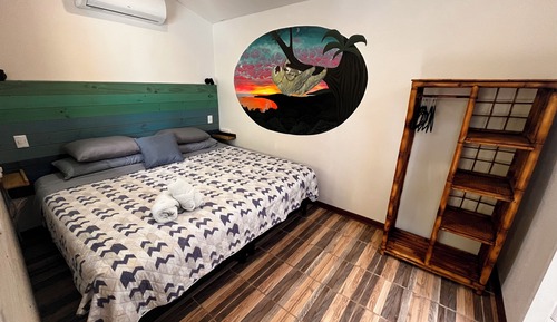 Habitación tradicional doble, 1 cama de matrimonio grande, baño privado, vistas a la piscina