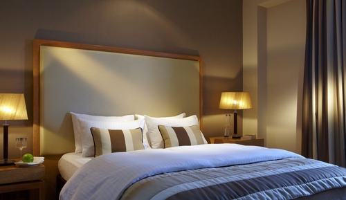 Habitación estándar con 1 cama doble o 2 individuales, vistas al jardín
