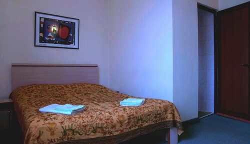 Habitación Confort con 1 cama doble o 2 individuales