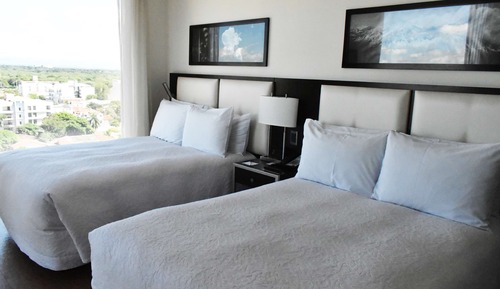 Habitación, varias camas