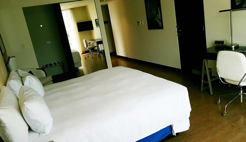 Habitación, 1 cama de matrimonio, frigorífico y microondas