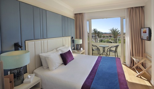 Suite junior (Pool and Garden View)
