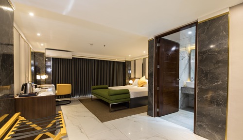 Habitación triple Deluxe (Plaza)