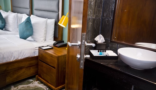 Suite Deluxe, 1 cama de matrimonio grande, balcón, vistas a la ciudad