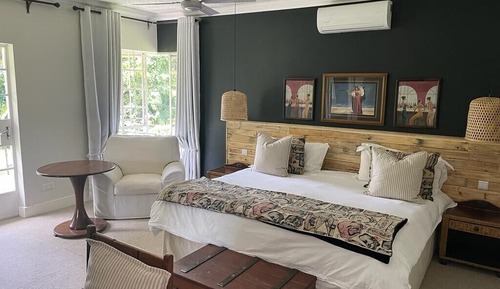 Habitación superior con 1 cama doble o 2 individuales