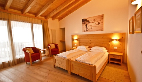 Habitación Confort con 1 cama doble o 2 individuales