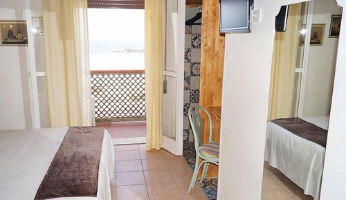 Habitación doble, mirando al mar
