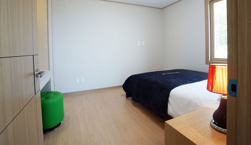 Panorama (Separate Bedroom)