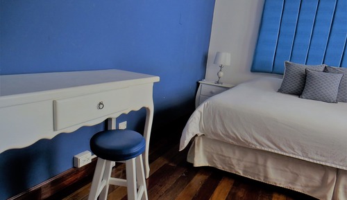 Habitación superior con 1 cama doble o 2 individuales, 1 habitación, baño privado