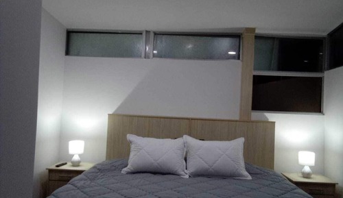 Suite estudio Deluxe, 3 habitaciones, baño privado, en una planta alta
