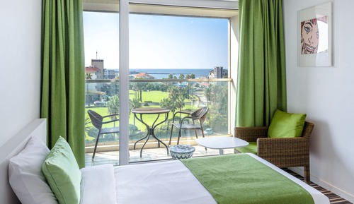 Family Twin Green, Partial Sea View