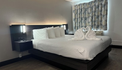 Habitación básica, 1 cama de matrimonio grande