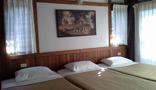 Casa tradicional, varias habitaciones (บ้านประกายดาว 7bedrooms max18 persons)