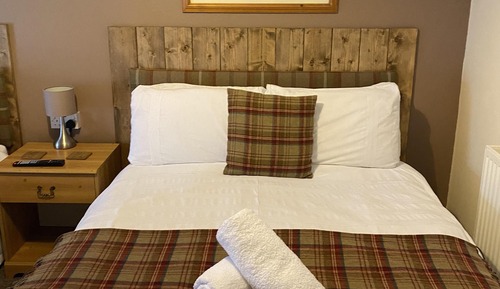 Suite, baño privado (1 X Double & 2 X Single)