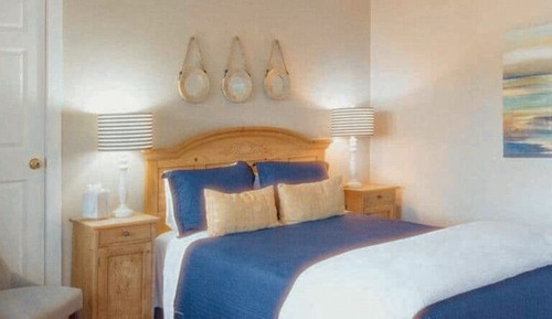 Penny Island Room