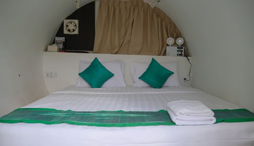 Pipe Room (Double Bed)