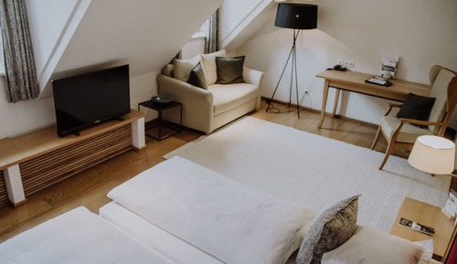 Habitación doble superior, 1 cama de matrimonio grande con sofá cama