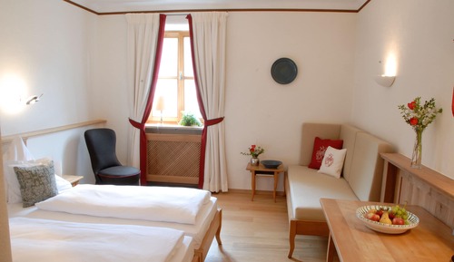 Habitación Confort doble, 1 cama de matrimonio grande con sofá cama