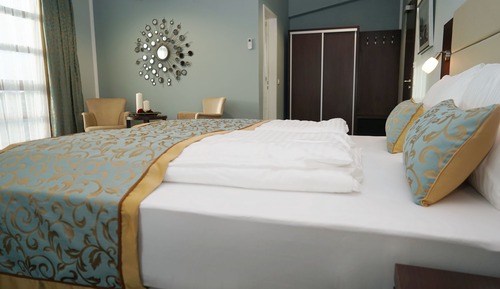 Habitación Confort con 1 cama doble o 2 individuales, 1 cama de matrimonio, no fumadores
