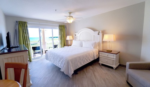Studio One Queen Bed - Ocean View