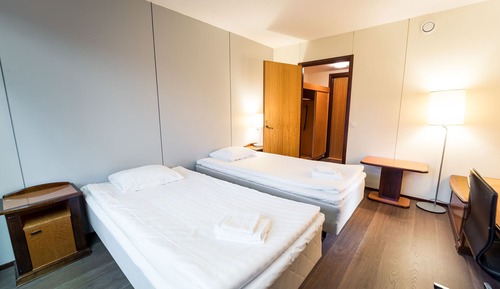 Habitación básica con 1 cama doble o 2 individuales
