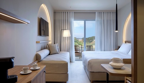 Habitación Deluxe con 1 cama doble o 2 individuales, vistas parciales al mar