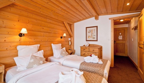 Habitación superior, balcón, vistas a la montaña (South-Facing)