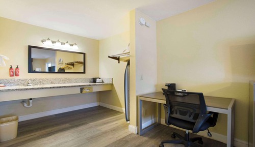 Habitación estándar, 1 cama de matrimonio grande, balcón, vistas al jardín