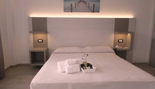 Habitación doble superior, balcón, vistas al mar