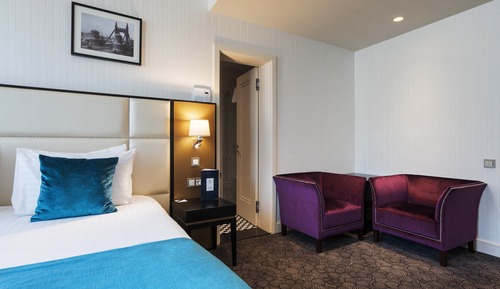 Habitación superior con 1 cama doble o 2 individuales