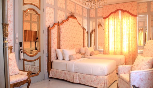 Suite (Cristina)