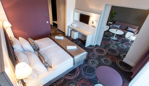 Suite estudio, 1 cama de matrimonio grande con sofá cama