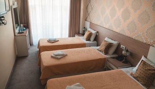 Dormitorio compartido clásico, solo para hombres