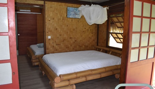 Bungalow familiar, 2 habitaciones, terraza, vistas al jardín ( Uru )