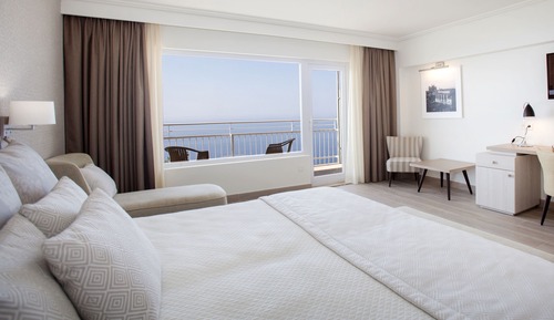 Suite estudio, balcón (2 adults + 1 child)