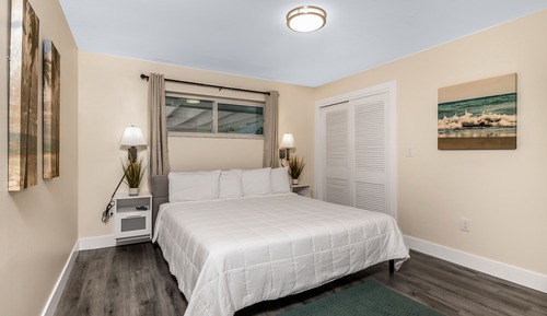 Suite Grand, 1 cama de matrimonio grande con sofá cama, vistas a la piscina, junto a la piscina