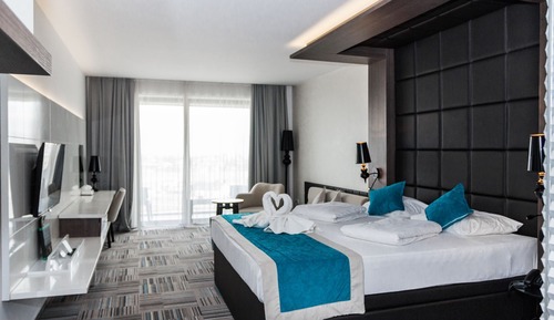 Habitación Deluxe con 1 cama doble o 2 individuales, balcón